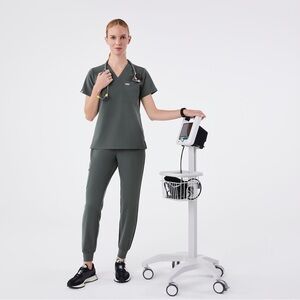 FIGS Women's Scrub Set Catarina Top and Zamora Jogger Pant in Bonsai size Large